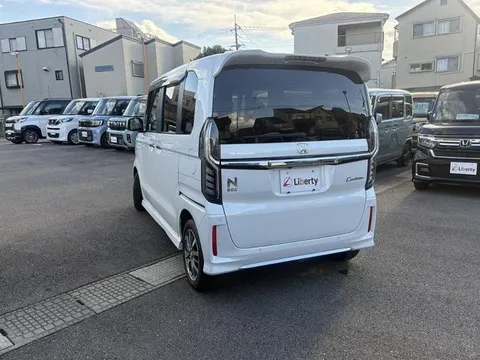Honda N-BOX Custom