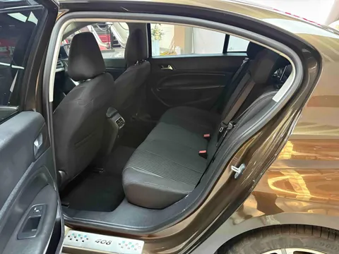 Peugeot 408