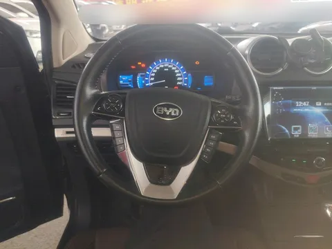 BYD S7