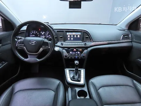 Hyundai Elantra (Avante)