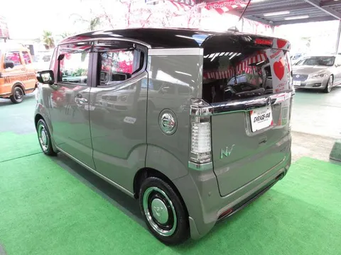 Honda N-BOX Slash