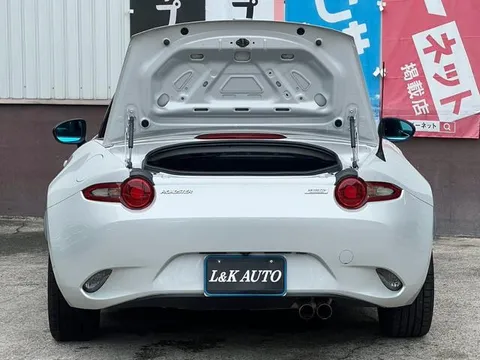 Mazda MX-5 (Roadster)
