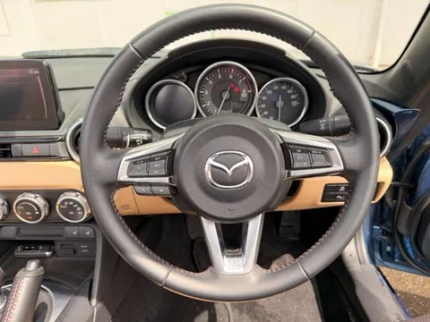 Mazda MX-5 (Roadster)