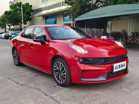 Lynk & Co 03