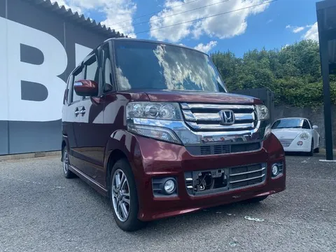 Honda N-BOX Custom