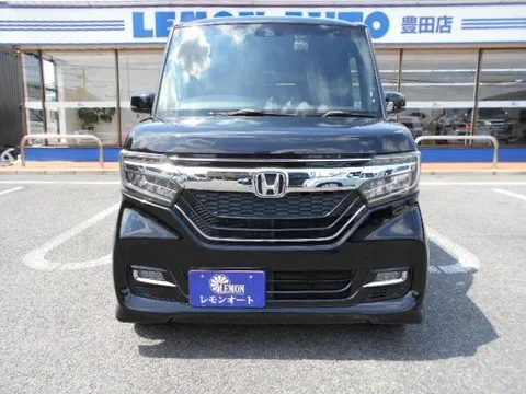 Honda N-BOX Custom