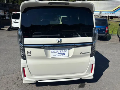Honda N-BOX Custom