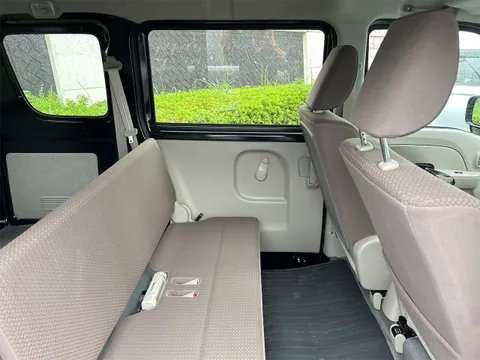 Nissan Clipper Van