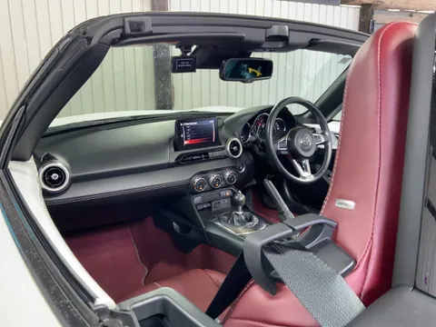Mazda MX-5 (Roadster)