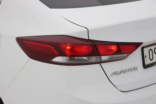 Hyundai Elantra (Avante)