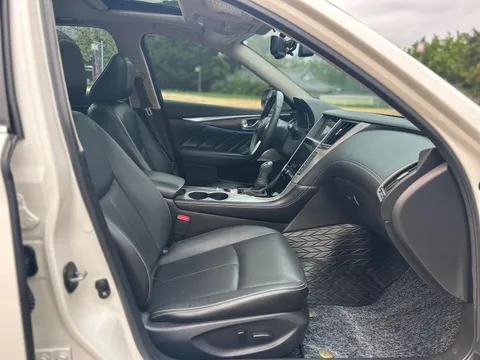 Infiniti Q50L