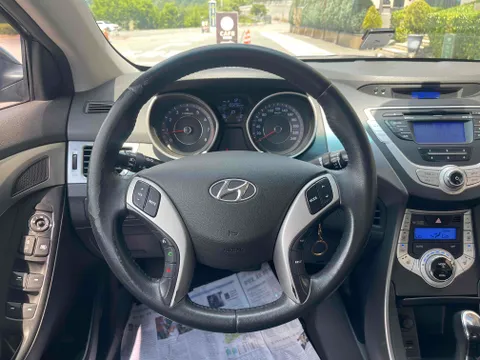 Hyundai Elantra (Avante)
