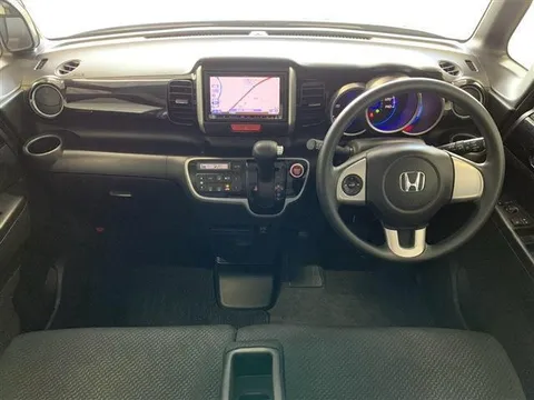 Honda N-BOX Custom