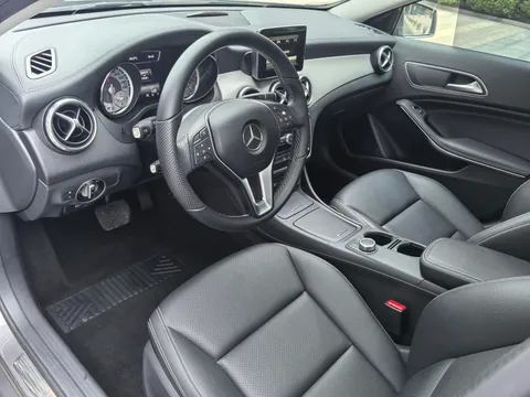 Mercedes-Benz Mercedes-Benz GLA
