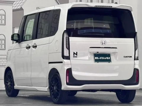Honda N-BOX Custom