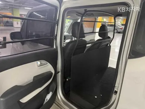 Kia Deluxe
