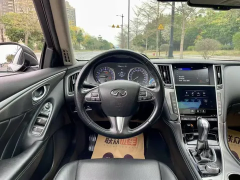 Infiniti Q50L