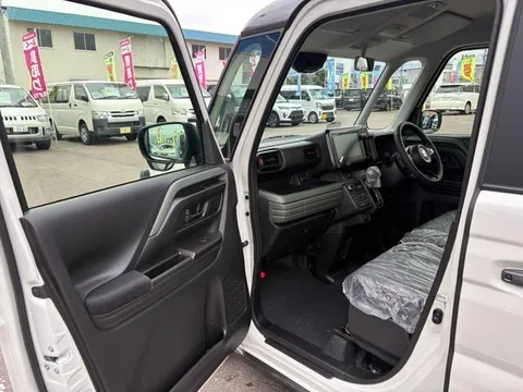 Suzuki Spacia Gear