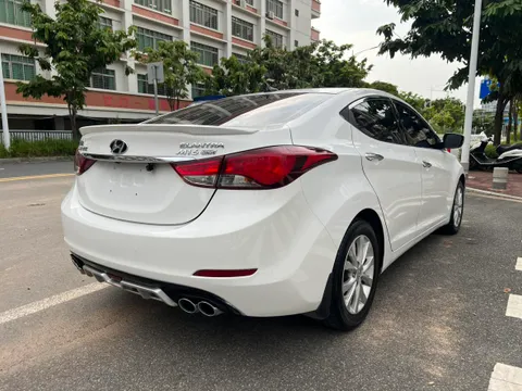 Hyundai Elantra (Avante)