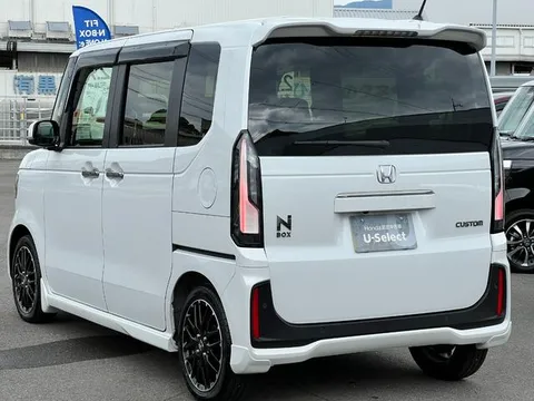 Honda N-BOX Custom