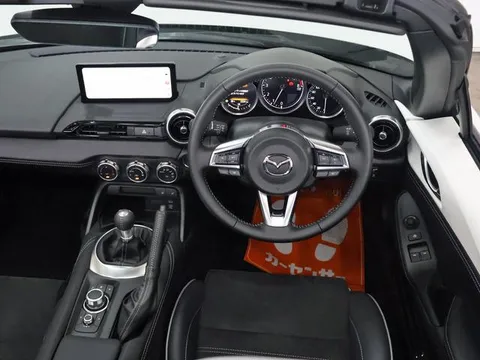 Mazda MX-5 (Roadster)