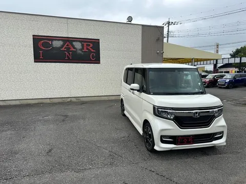 Honda N-BOX Custom
