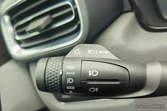 Lynk & Co 02