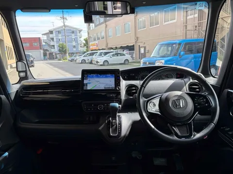 Honda N-BOX Custom