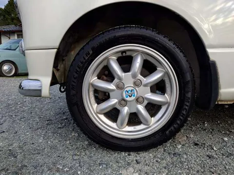 Daihatsu Mira Gino