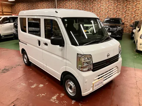 Nissan Clipper Van