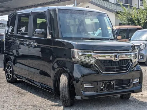 Honda N-BOX Custom