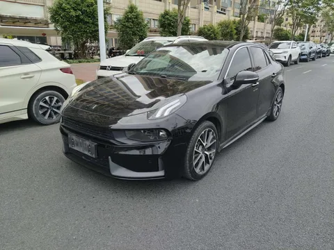 Lynk & Co 03