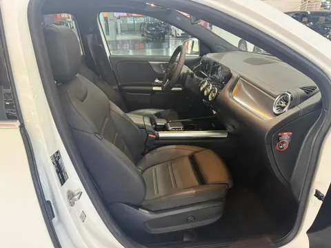 Mercedes-Benz Mercedes-Benz GLA