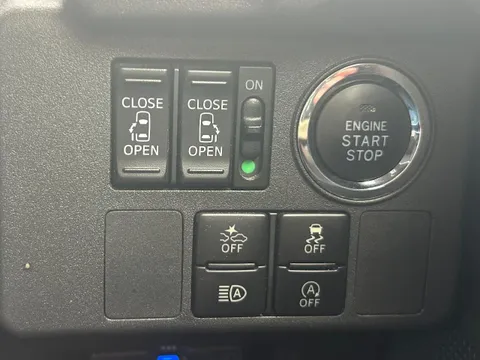 Toyota Pixis Mega