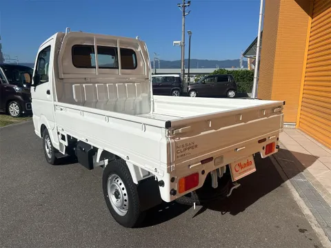 Nissan Clipper Truck