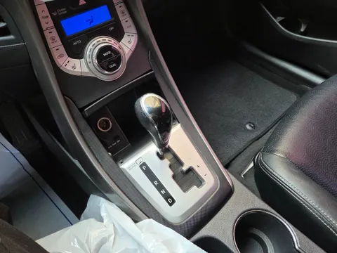 Hyundai Elantra (Avante)