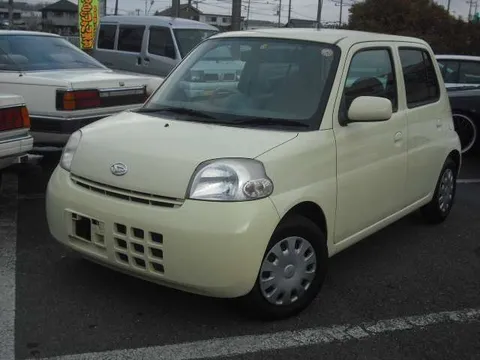 Daihatsu Esse