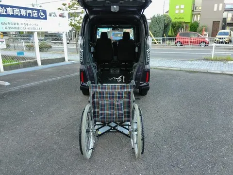 Honda N-BOX Custom