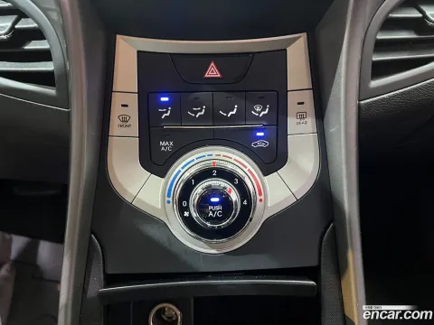 Hyundai Elantra (Avante)