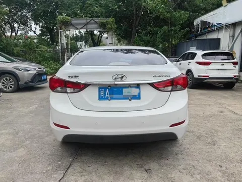 Hyundai Elantra (Avante)