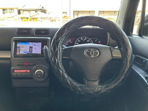 Toyota Pixis Space
