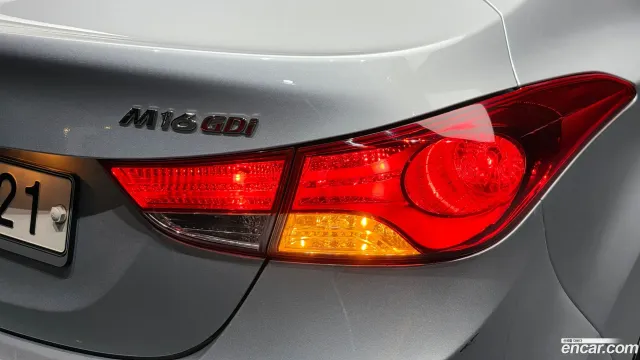 Hyundai Elantra (Avante)