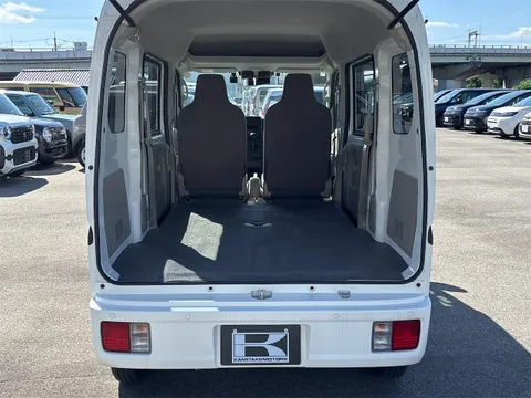 Nissan Clipper Van