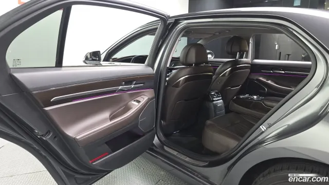 Genesis G90 (EQ900)