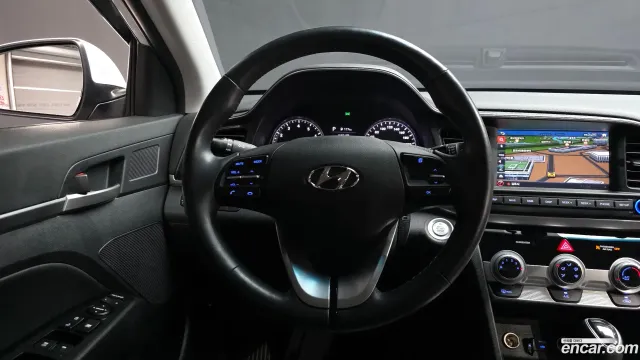 Hyundai Elantra (Avante)