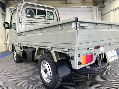 Nissan Clipper Truck