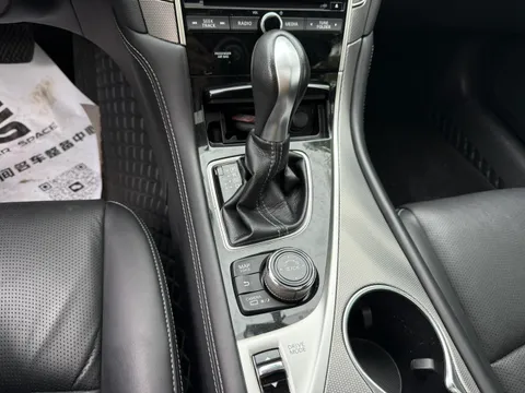 Infiniti Q50L