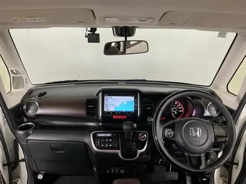 Honda N-BOX Slash