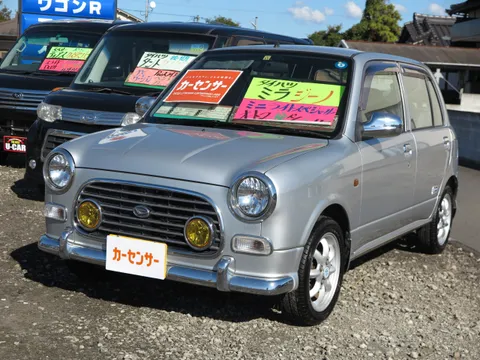 Daihatsu Mira Gino