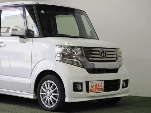 Honda N-BOX Custom